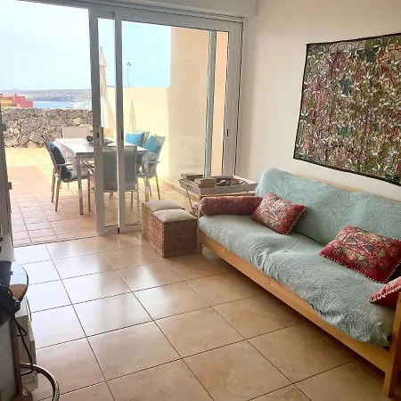 Seaside Serenity: Remote Work Retreat In Apartment Poris de Abona